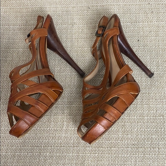 Fendi strapy platform heels - Picture 5 of 7